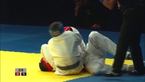 Тяжеловес против бойца среднего веса. Досрочная победа Грачева Романа, разница в весе 30 кг.