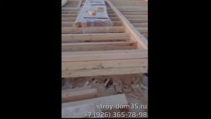 Монтаж закладного бруса и балок пола на фундамент из свай
