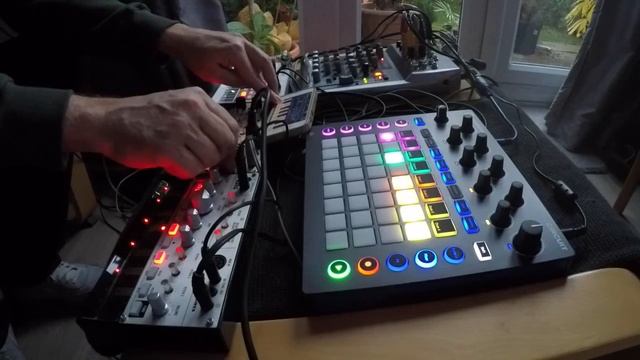 KORG Volca and Novation Circuit Deep Session 2 смотреть онлайн