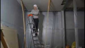 Монтаж гипсокартона на потолок в одиночку