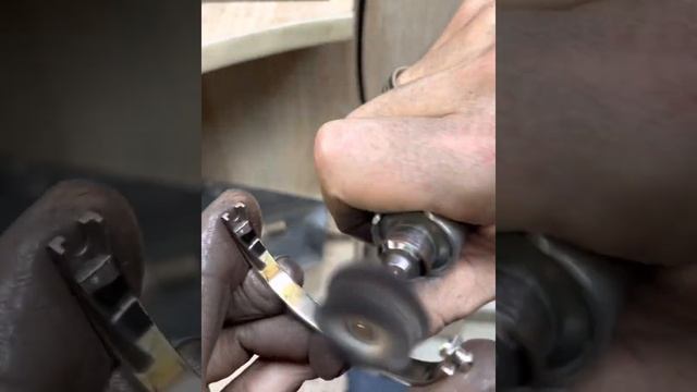 Изготовления браслета Cartier Love , making a cartier love bracelet смотреть онлайн