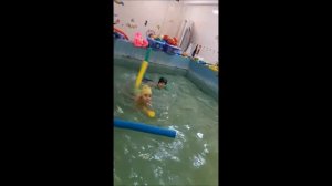 Использование нудлсов при обучении плаванию в детском саду.