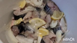 Маринованная скумбрия в лимоне, с луком, ароматная и малосольная!#маринуемскумбрию