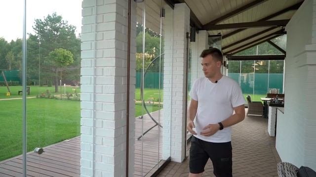 Загородное остекление веранды- раздвижное безрамное остекление беседки системой Lumglas