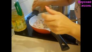 Грудка куриная в молочно-сырном соусе. Нежная куриная грудка под соусом.