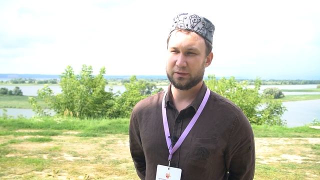 ТАТАРИН ИЗ КАЗАХСТАНА ДАЛ СОВЕТ ВСЕЙ ТЮРКСКОЙ МОЛОДЕЖИ