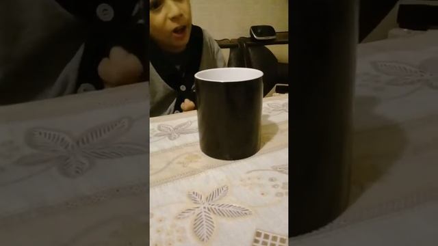 Стакан на котором проевляется картинка смотреть онлайн