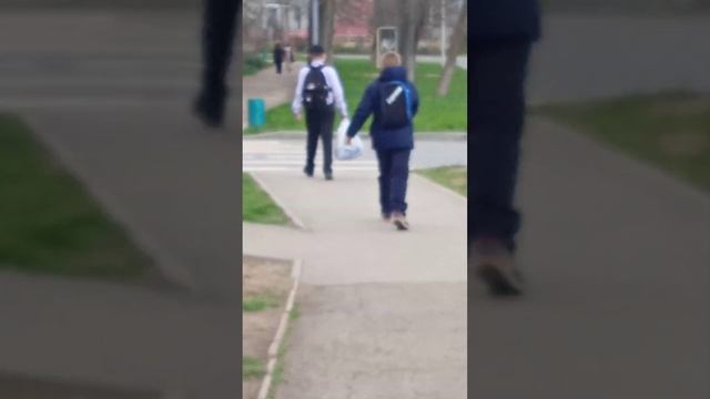 Школьник злится ? смотреть онлайн