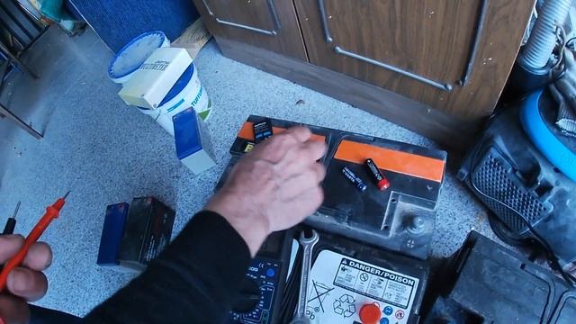 Почему садится аккумулятор? Как проверить утечку тока в автомобиле смотреть онлайн