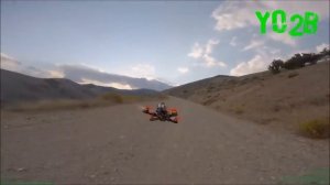 Профи управляет квадрокоптером от первого лица ( Вторая часть видео в описании)