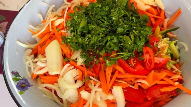 Заготовки на зиму. Салаты на зиму.Салат из капусты и перца на зиму. Ассорти банка жабу.