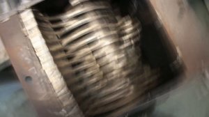 Собираю дробилку для пластика и пробую ее в деле