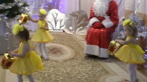 Танец с фонариками на новогоднем утреннике 2017 в яслях Муз  рук  Максюта Г  В