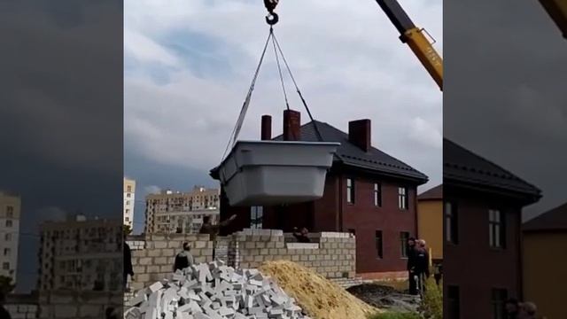 Установка композитного бассейна Laguna 6 Premium компанией @demarko_pool внутри дома. смотреть онлайн