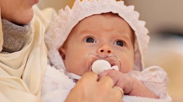 Крещение в Храме Воскресения Словущего. Санкт-Петербург смотреть онлайн