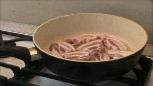 Как пожарить свинину, грудинку, сало, бекон
