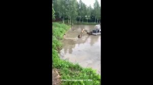 Очистка водоема от ила