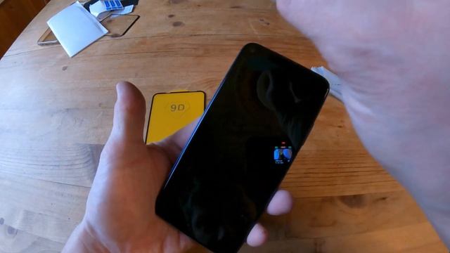 Как поменять защитную плёнку (стекло) на экране смартфона, чтобы не было пузырьков