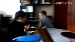 Короче говоря:Пукнул в гостях