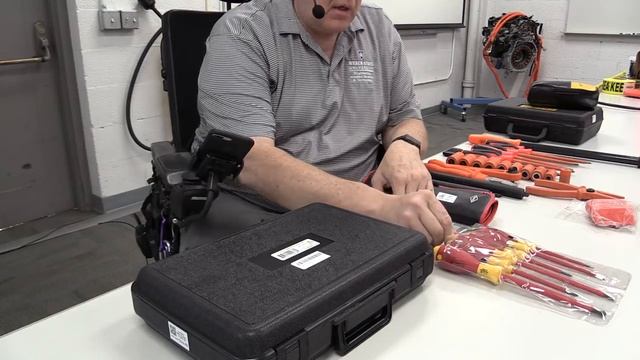 Hybrid and Electric Vehicle Personal Protective Equipment (PPE) and Tools смотреть онлайн