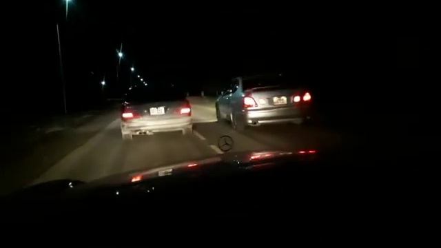 Mersedes Bens 4.3 VS Toyota aristo 3 cub смотреть онлайн