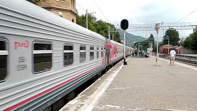 ЭП1М-750 с поездом 144Ч Москва - Кисловодск смотреть онлайн