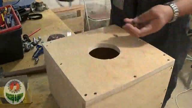 DIY-ШЛИФОВАЛЬНЫЙ СТОЛИК С ПЫЛЕУДАЛЕНИЕМ. ,,Мастер в доме62TV,, смотреть онлайн