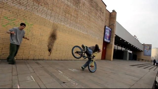 Падение BMX смотреть онлайн