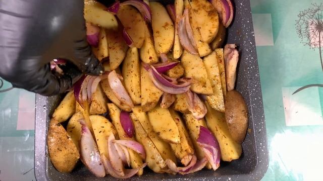 Запечённый картофель с сыром фета | Обычная картошка, а так вкусно! смотреть онлайн