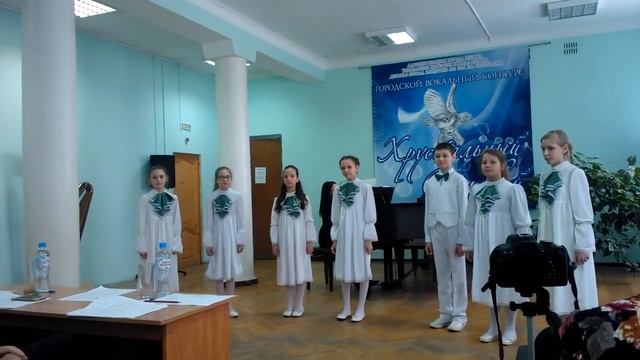 Л.Бетховен Менуэт. И. Хрисаниди Армия победы. Вокальный ансамбль Талисман.mp4 смотреть онлайн