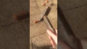 что будет если молотком ударить батарейки