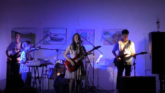 Первое выступление Василисы в группе синтезатор+Вокал