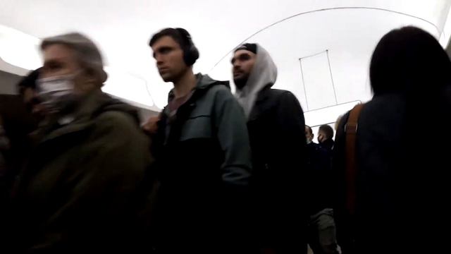 Московское метро -- Арбатская станция смотреть онлайн