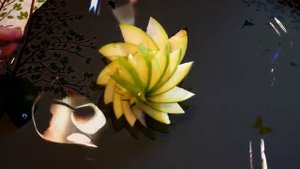 8 ЛАЙФХАКОВ КАК КРАСИВО НАРЕЗАТЬ ЯБЛОКИ ! КАК КРАСИВО ОФОРМИТЬ СТОЛ!  Украшения из фруктов