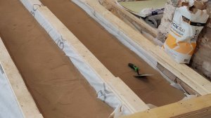 Звукоизоляция песком на улице Лунных кошек. Стяжка по профлисту в старом фонде Спб. Февраль 2024