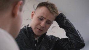 ЗАЧЕМ ПАЦАНУ КРАСИТЬ НОГТИ