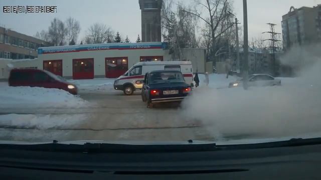 Взаимовыручка дело такое :Мир не без добрых людей: