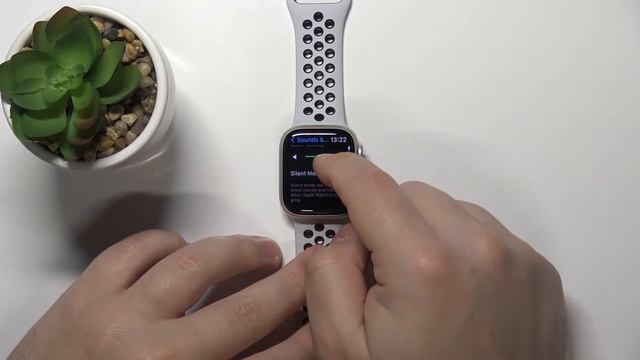 How to Enable Silent Mode on APPLE Watch Nike Series 7 – Block Sounds & Vibrations смотреть онлайн