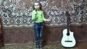 "Расскажу стишок для мамы" автор Обухова Елена,поет Елизавета Коломыцева.