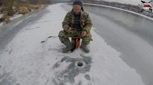 Первый лед на реке. Коряжник Окунь Ёрш. На что ловить рыбу зимой? Балда и безмотылка