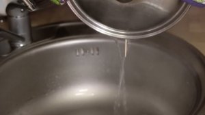 ЛАЙФХАК #2 ○ Как БЕЗ ДУРШЛАГА слить макароны и не только ....