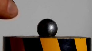 100 тонный гидравлический пресс против адамантиевого шара