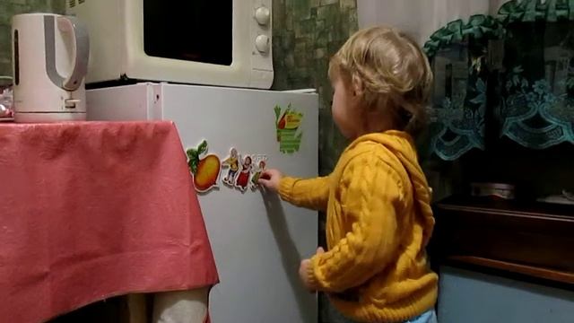 Сказка "Репка" в исполнении двухлетнего малыша смотреть онлайн