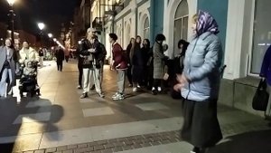 УЛИЧНЫЕ МУЗЫКАНТЫ ПИТЕРА, 02.10.23.танцор Майкл на канале Грибоедова.