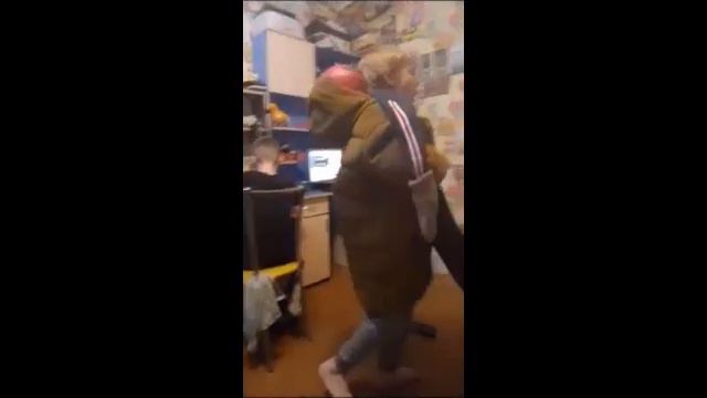 Пока папы не было дома, начался настоящий кошмар. смотреть онлайн