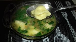 Куриный суп с галушками.