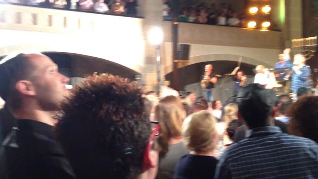 Shlomo Artzi live at Rykestrasse Synagogue, Berlin שלמה ארצי בהופעה בבית הכנסת ריקהשטראסה בברלין смотреть онлайн