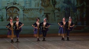 «Рапсодия»- детский венгерский танец из балета «Раймонда».