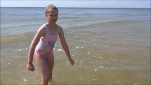 ?SWIMMING WITH MISS SUNNY?