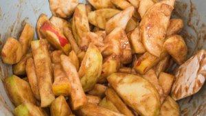 Пирог с яблоками и грушами